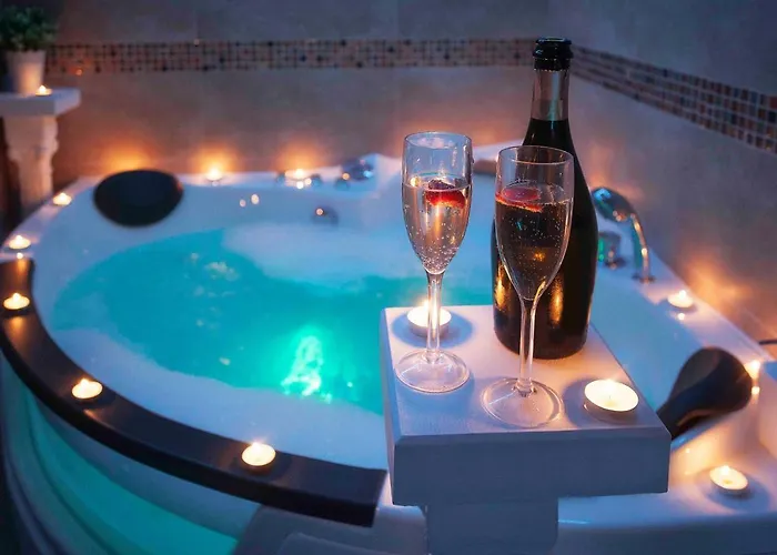 B&D Private Spa Bath Apartment